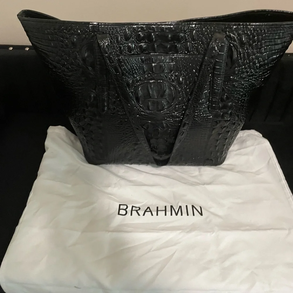 Brahmin Black and Gold Tote Elegant and Versatile - Picture 2 of 8